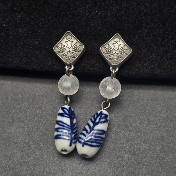 Avon Blue White Porcelain Beaded Clip On Earrings In Box - Picture 1 of 8